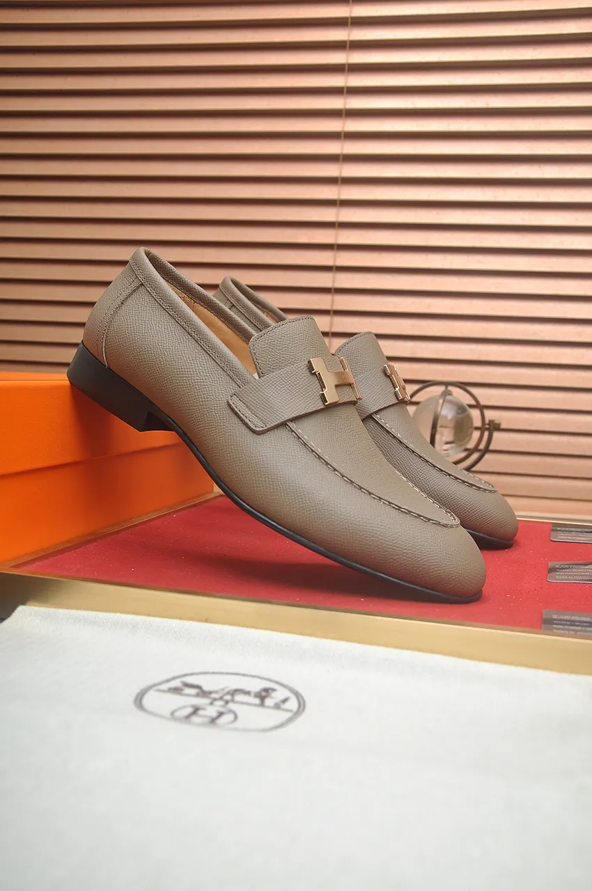 Men's shoes💰540💶[HERMES] (cowhide lining)🍀Italian top luxury🍀He does not pursue novel styles and gorgeous colors, but attracts the favor of successful men with his flawless, elegant and classic style. Formal leather shoes This very comfortable, simple and stable style allows you to easily match any style! The pattern is absolutely 1:1 refined from the original case, and we strive for excellence in materials, imported cowhide + cowhide lining💪💪💪extraordinary texture👍! .Code number: 39-45 (45 customized)
